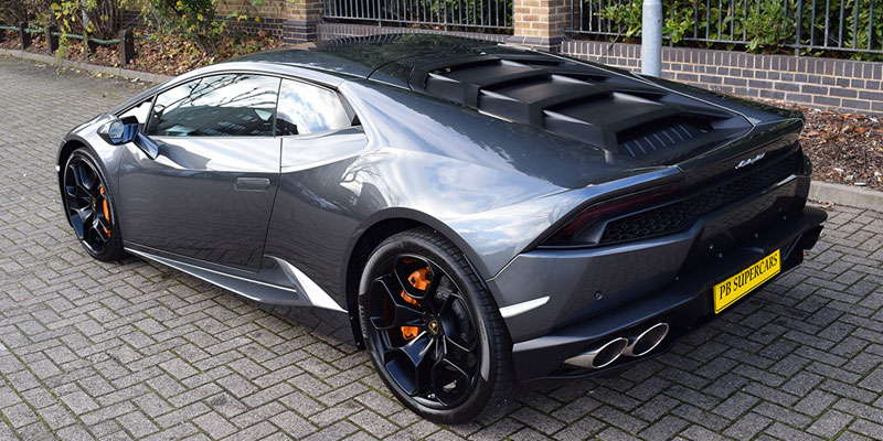 Hire a Lamborghini Huracan